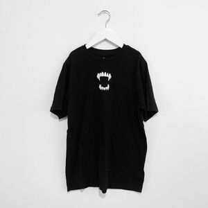 Spooky Halloween Kids Graphic T-shirt Vampire Fangs Fun Cute Black & White  XL